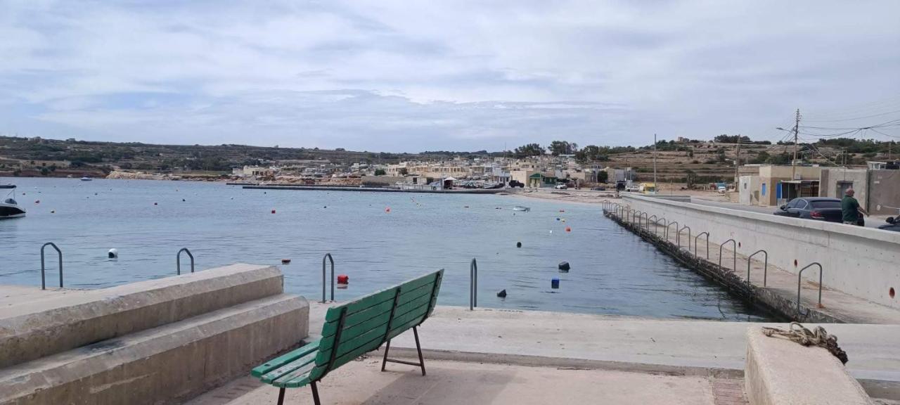 The Carobs Apartment Marsaskala Bagian luar foto