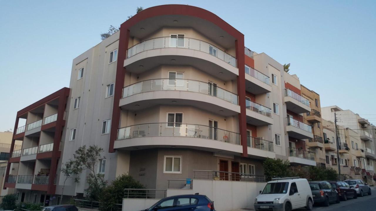 The Carobs Apartment Marsaskala Bagian luar foto